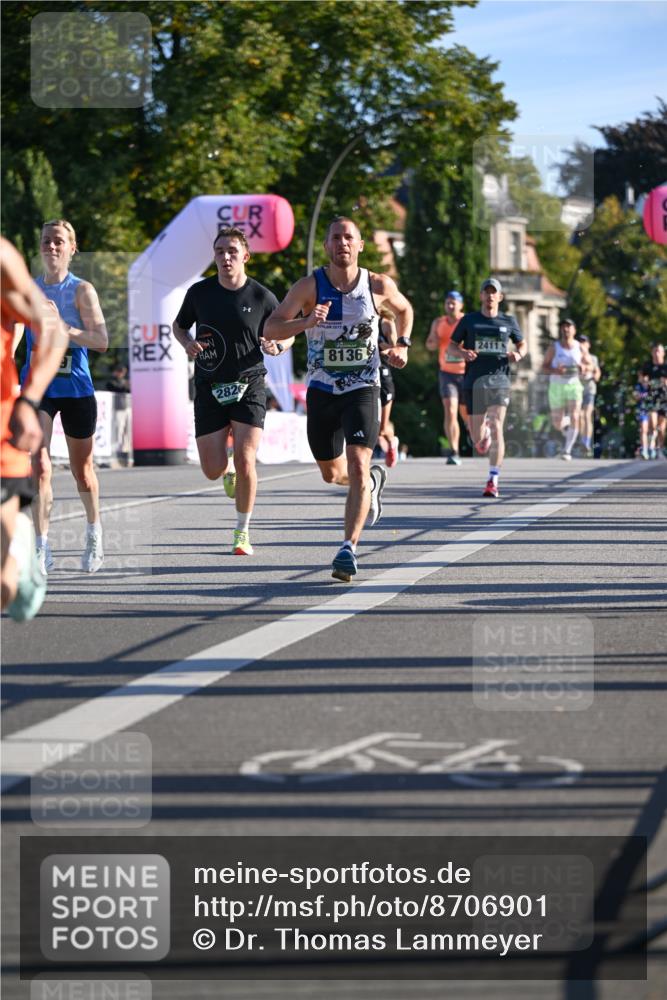 07.09.2025 - BARMER Alsterlauf Dr. Thomas Lammeyer http://msf.ph/oto/8706901 07.09.2025 09:25:53 Laufen 2826, 8136, 2411 meine-sportfotos.de