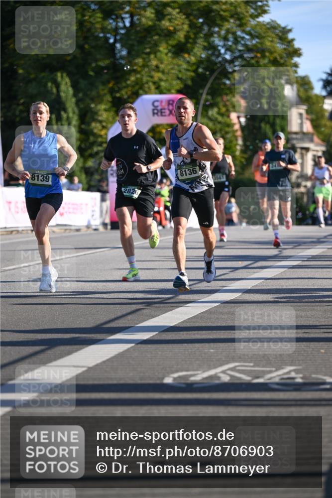 07.09.2025 - BARMER Alsterlauf Dr. Thomas Lammeyer http://msf.ph/oto/8706903 07.09.2025 09:25:53 Laufen 8139, 2826, 8136 meine-sportfotos.de
