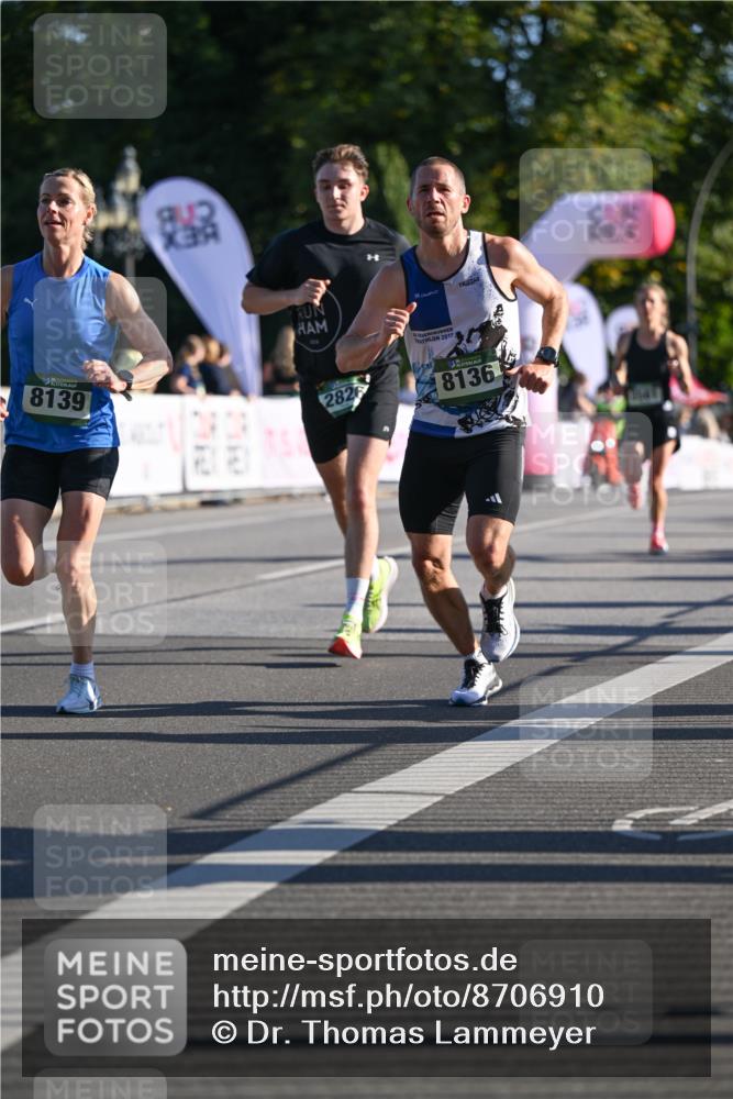 07.09.2025 - BARMER Alsterlauf Dr. Thomas Lammeyer http://msf.ph/oto/8706910 07.09.2025 09:25:54 Laufen 8139, 3, 2512, 2017, 2826, 8136 meine-sportfotos.de