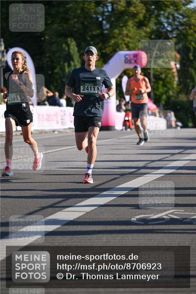 07.09.2025 - BARMER Alsterlauf Dr. Thomas Lammeyer http://msf.ph/oto/8706923 07.09.2025 09:25:56 Laufen 3561, 7510, 2411, 2485 meine-sportfotos.de