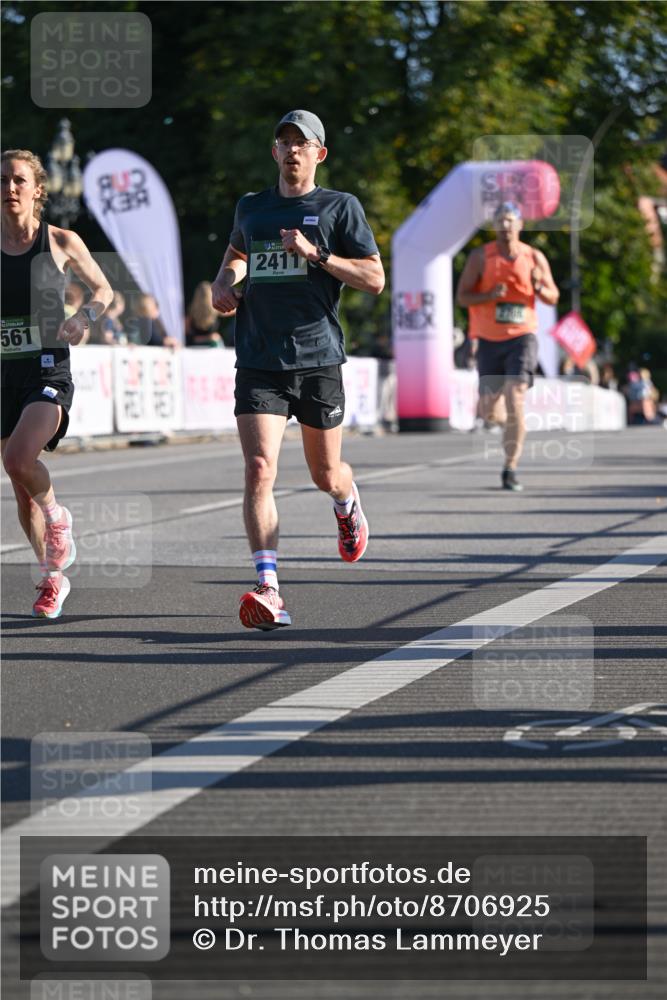 07.09.2025 - BARMER Alsterlauf Dr. Thomas Lammeyer http://msf.ph/oto/8706925 07.09.2025 09:25:57 Laufen 561, 3, 2411 meine-sportfotos.de