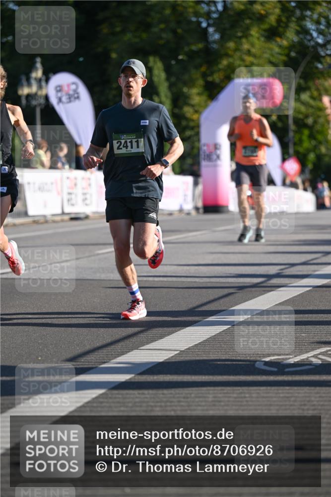 07.09.2025 - BARMER Alsterlauf Dr. Thomas Lammeyer http://msf.ph/oto/8706926 07.09.2025 09:25:57 Laufen 2411 meine-sportfotos.de