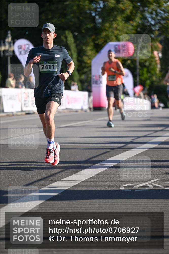 07.09.2025 - BARMER Alsterlauf Dr. Thomas Lammeyer http://msf.ph/oto/8706927 07.09.2025 09:25:57 Laufen 2411 meine-sportfotos.de