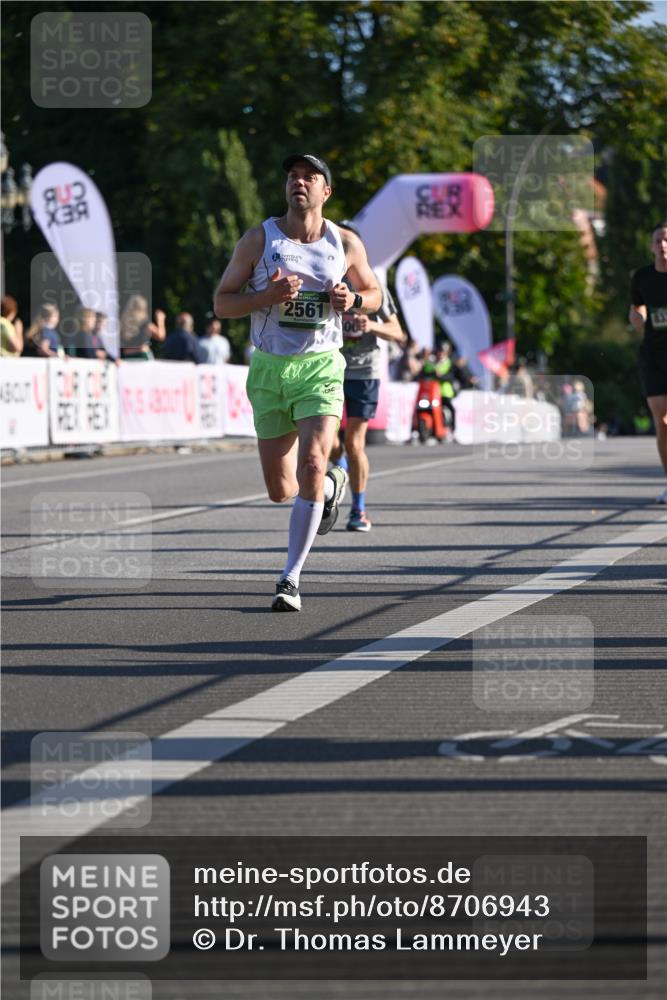 07.09.2025 - BARMER Alsterlauf Dr. Thomas Lammeyer http://msf.ph/oto/8706943 07.09.2025 09:26:00 Laufen 2561 meine-sportfotos.de