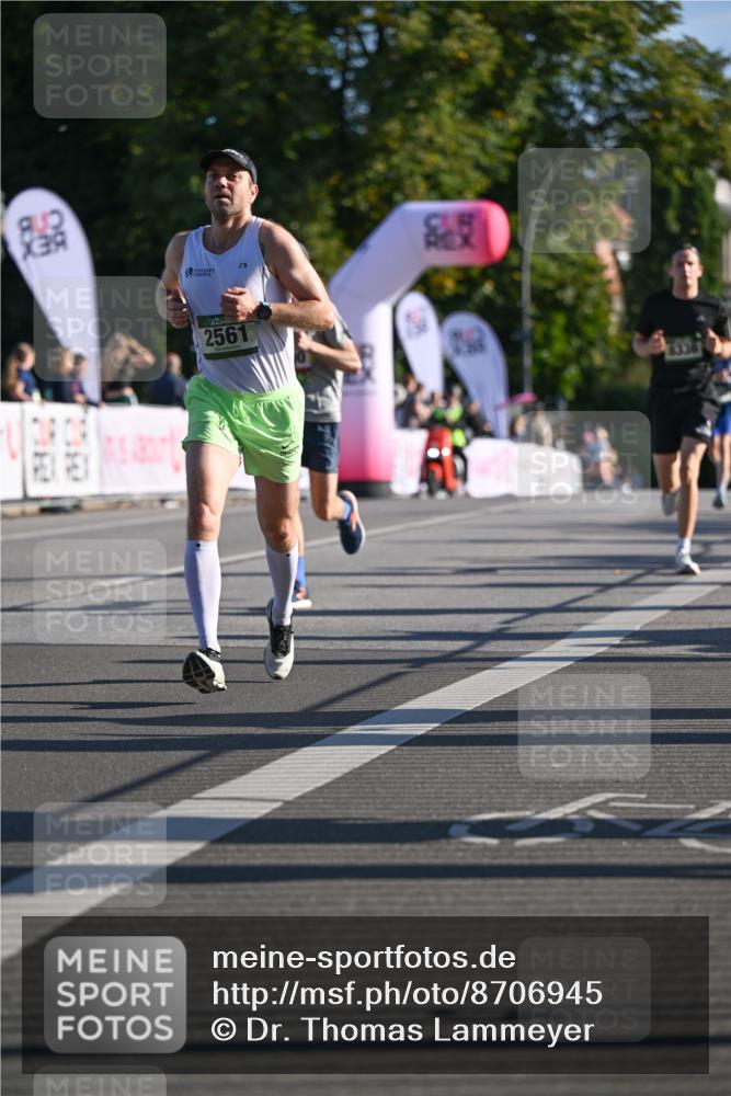 07.09.2025 - BARMER Alsterlauf Dr. Thomas Lammeyer http://msf.ph/oto/8706945 07.09.2025 09:26:00 Laufen 812, 3, 2561 meine-sportfotos.de