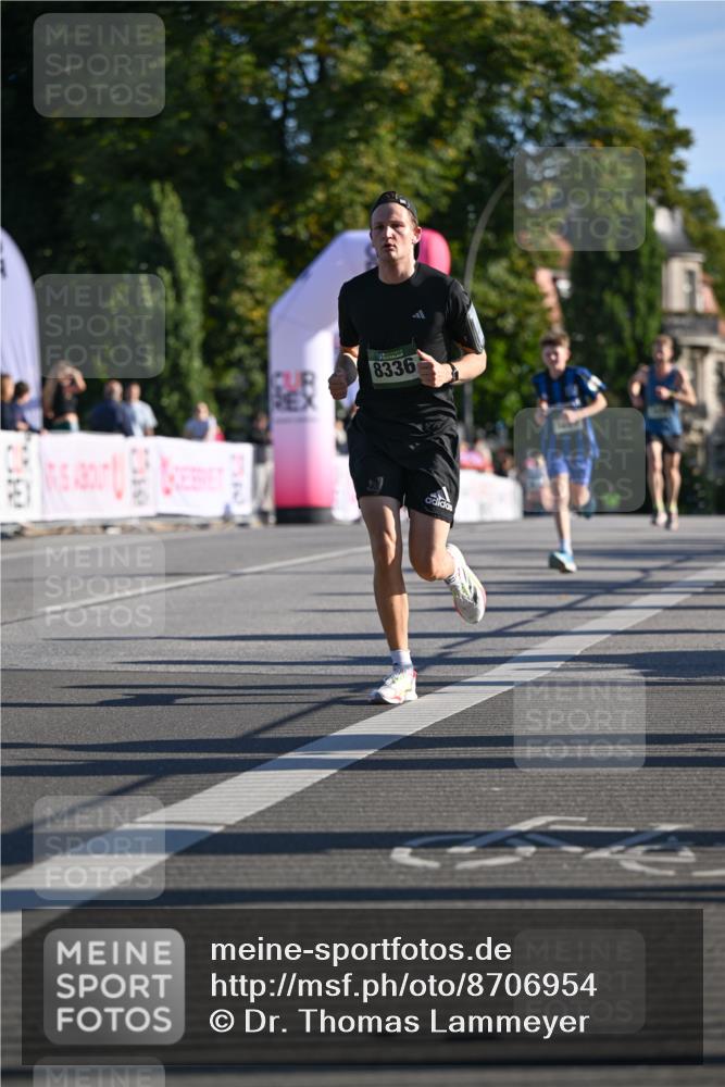 07.09.2025 - BARMER Alsterlauf Dr. Thomas Lammeyer http://msf.ph/oto/8706954 07.09.2025 09:26:02 Laufen 8336 meine-sportfotos.de