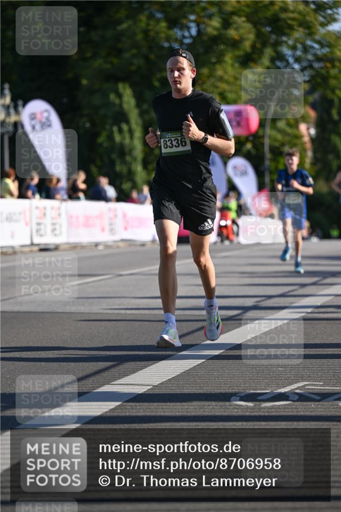07.09.2025 - BARMER Alsterlauf Dr. Thomas Lammeyer http://msf.ph/oto/8706958 07.09.2025 09:26:03 Laufen 8336 meine-sportfotos.de
