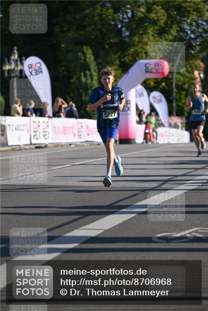 07.09.2025 - BARMER Alsterlauf Dr. Thomas Lammeyer http://msf.ph/oto/8706968 07.09.2025 09:26:05 Laufen 5227 meine-sportfotos.de