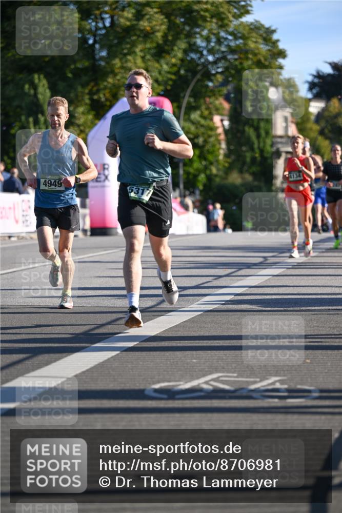 07.09.2025 - BARMER Alsterlauf Dr. Thomas Lammeyer http://msf.ph/oto/8706981 07.09.2025 09:26:07 Laufen 4134, 4949, 5317 meine-sportfotos.de