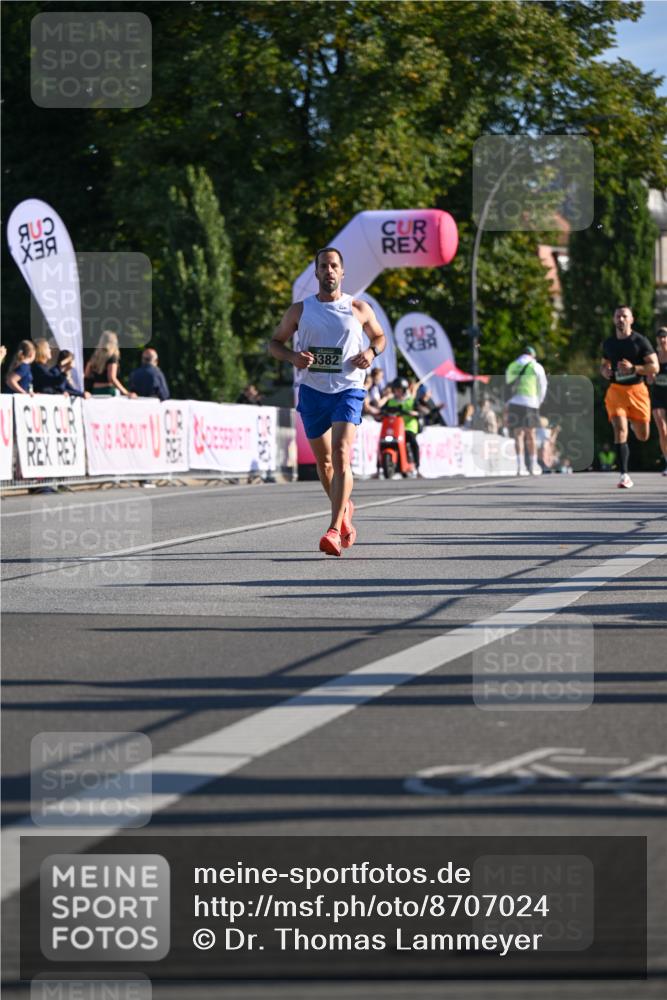 07.09.2025 - BARMER Alsterlauf Dr. Thomas Lammeyer http://msf.ph/oto/8707024 07.09.2025 09:26:15 Laufen 5382 meine-sportfotos.de