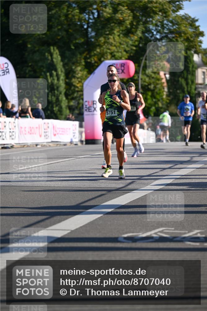 07.09.2025 - BARMER Alsterlauf Dr. Thomas Lammeyer http://msf.ph/oto/8707040 07.09.2025 09:26:19 Laufen 3560, 5751 meine-sportfotos.de