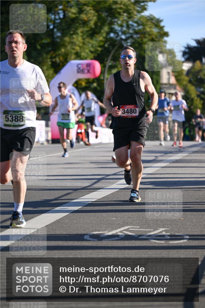 07.09.2025 - BARMER Alsterlauf Dr. Thomas Lammeyer http://msf.ph/oto/8707076 07.09.2025 09:26:25 Laufen 5388, 3480 meine-sportfotos.de