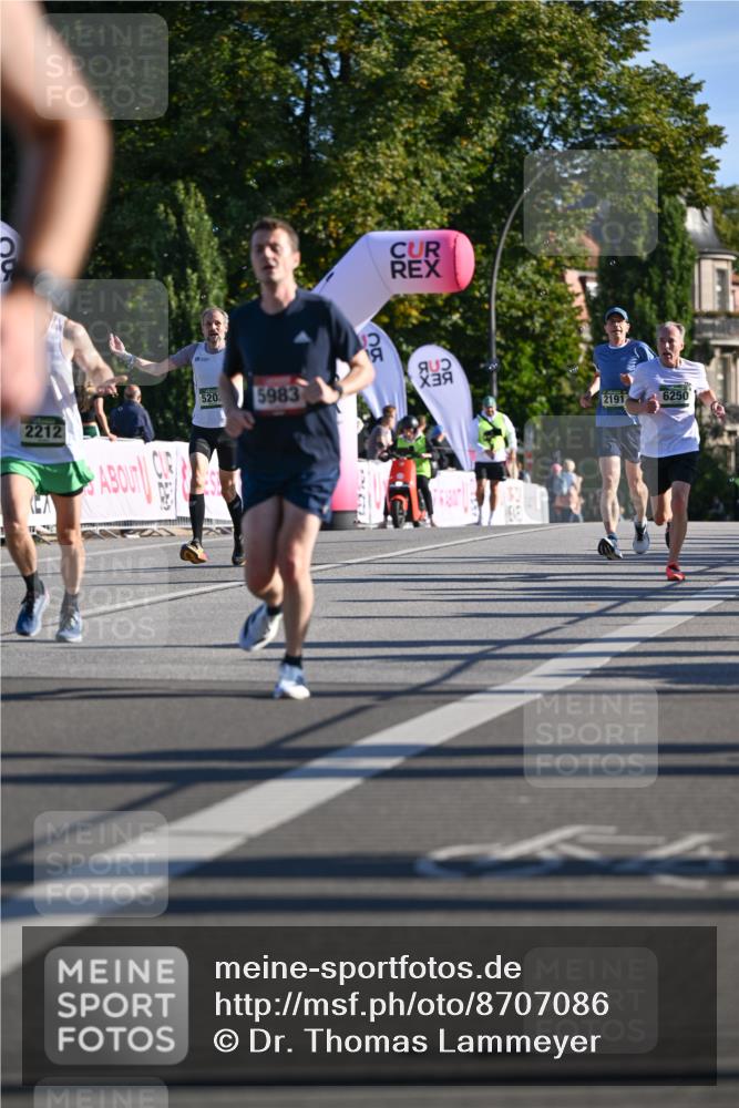 07.09.2025 - BARMER Alsterlauf Dr. Thomas Lammeyer http://msf.ph/oto/8707086 07.09.2025 09:26:27 Laufen 2212, 520, 5983, 2191, 6250 meine-sportfotos.de