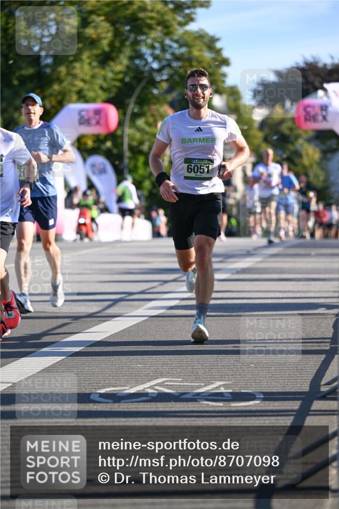 07.09.2025 - BARMER Alsterlauf Dr. Thomas Lammeyer http://msf.ph/oto/8707098 07.09.2025 09:26:30 Laufen 6051 meine-sportfotos.de