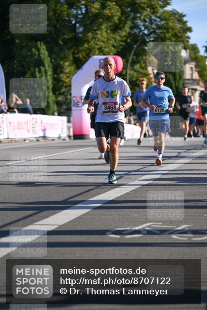07.09.2025 - BARMER Alsterlauf Dr. Thomas Lammeyer http://msf.ph/oto/8707122 07.09.2025 09:26:35 Laufen 3458, 6120, 2310 meine-sportfotos.de