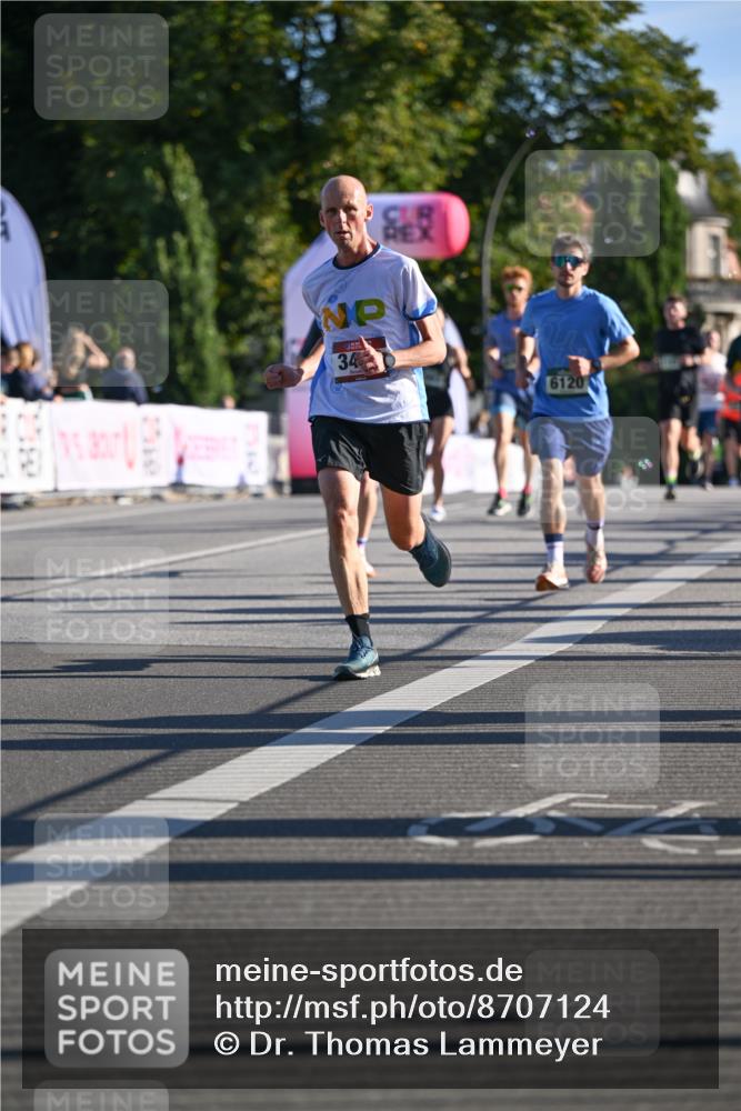 07.09.2025 - BARMER Alsterlauf Dr. Thomas Lammeyer http://msf.ph/oto/8707124 07.09.2025 09:26:35 Laufen 34, 6120 meine-sportfotos.de