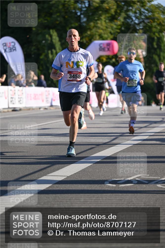 07.09.2025 - BARMER Alsterlauf Dr. Thomas Lammeyer http://msf.ph/oto/8707127 07.09.2025 09:26:36 Laufen 8115, 3458, 6120, 2518 meine-sportfotos.de