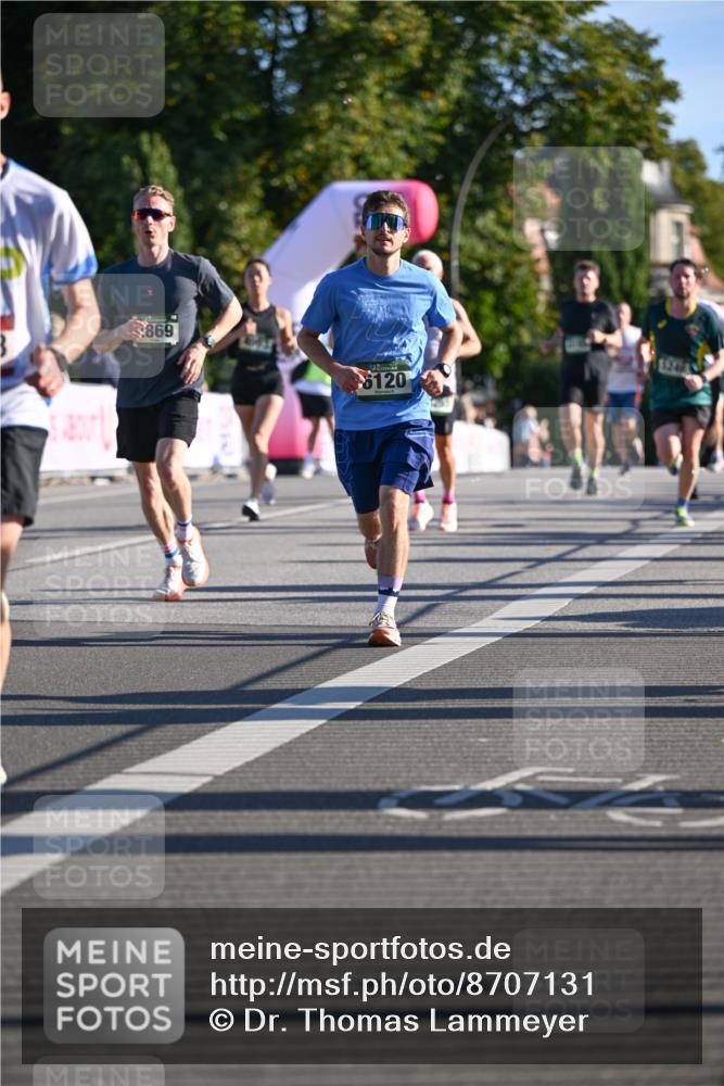 07.09.2025 - BARMER Alsterlauf Dr. Thomas Lammeyer http://msf.ph/oto/8707131 07.09.2025 09:26:36 Laufen 3869, 6120 meine-sportfotos.de