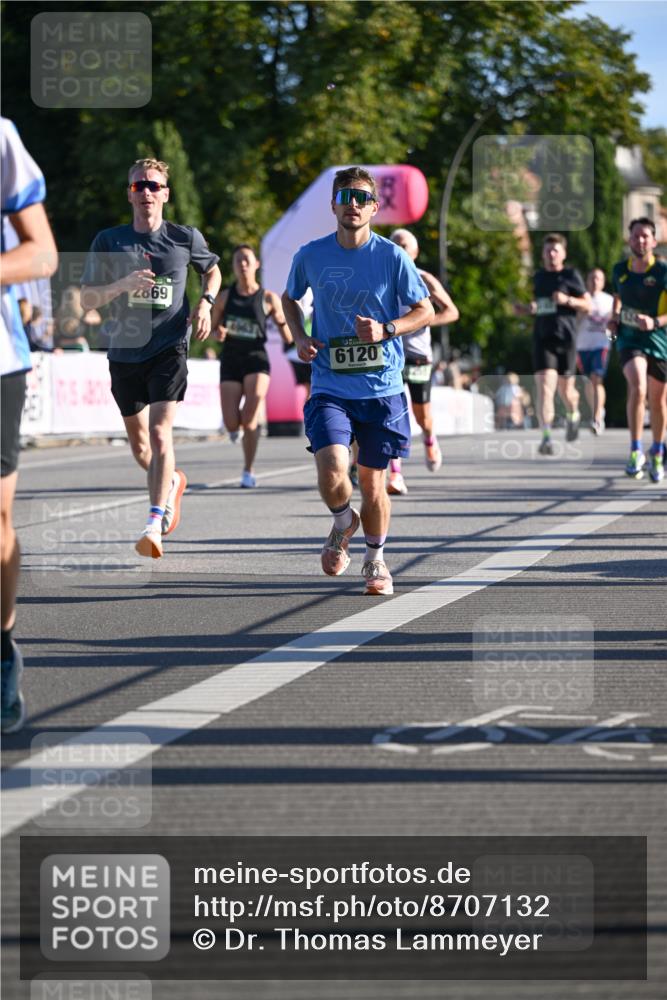 07.09.2025 - BARMER Alsterlauf Dr. Thomas Lammeyer http://msf.ph/oto/8707132 07.09.2025 09:26:36 Laufen 2869, 6120 meine-sportfotos.de