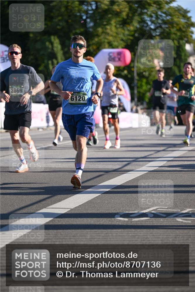 07.09.2025 - BARMER Alsterlauf Dr. Thomas Lammeyer http://msf.ph/oto/8707136 07.09.2025 09:26:37 Laufen 2869, 6120 meine-sportfotos.de
