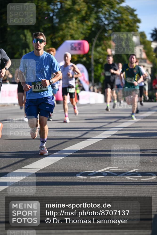07.09.2025 - BARMER Alsterlauf Dr. Thomas Lammeyer http://msf.ph/oto/8707137 07.09.2025 09:26:37 Laufen 612 meine-sportfotos.de