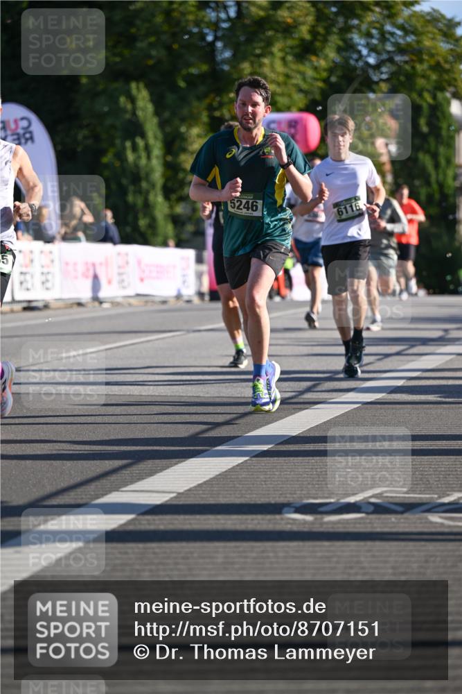 07.09.2025 - BARMER Alsterlauf Dr. Thomas Lammeyer http://msf.ph/oto/8707151 07.09.2025 09:26:39 Laufen 5246, 6116 meine-sportfotos.de