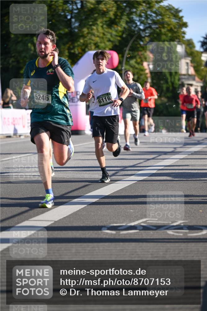 07.09.2025 - BARMER Alsterlauf Dr. Thomas Lammeyer http://msf.ph/oto/8707153 07.09.2025 09:26:40 Laufen 5246, 6116 meine-sportfotos.de