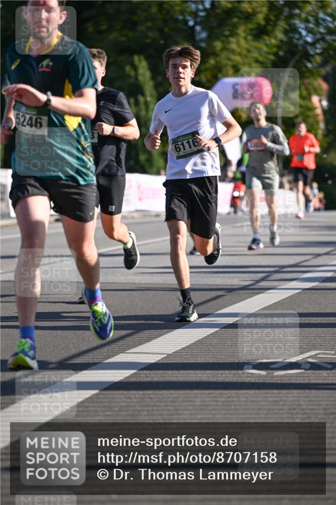 07.09.2025 - BARMER Alsterlauf Dr. Thomas Lammeyer http://msf.ph/oto/8707158 07.09.2025 09:26:41 Laufen 5246, 6116 meine-sportfotos.de