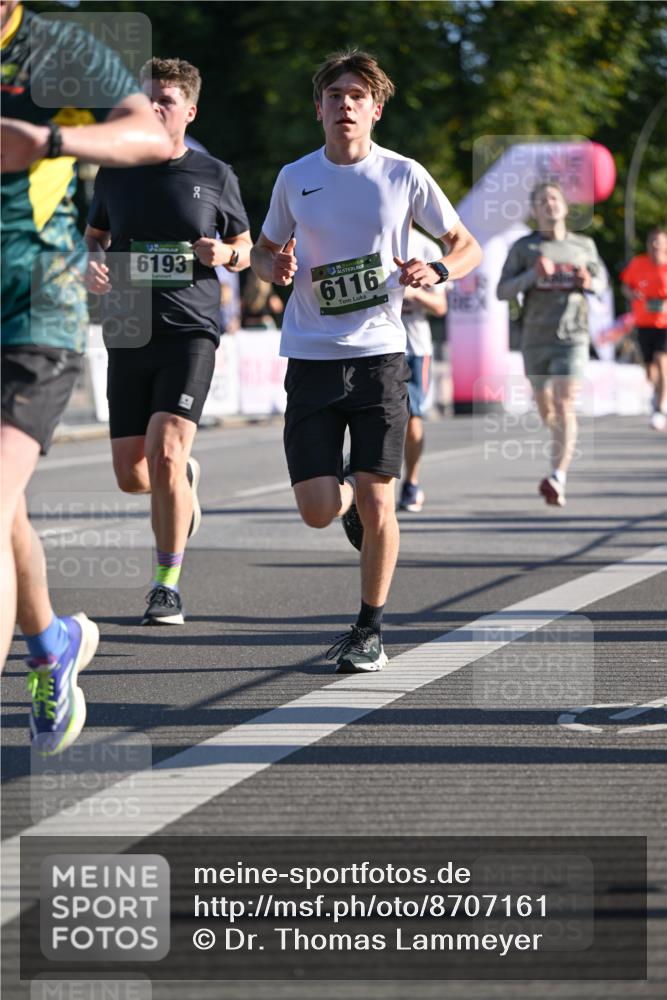 07.09.2025 - BARMER Alsterlauf Dr. Thomas Lammeyer http://msf.ph/oto/8707161 07.09.2025 09:26:41 Laufen 6193, 50, 6116 meine-sportfotos.de