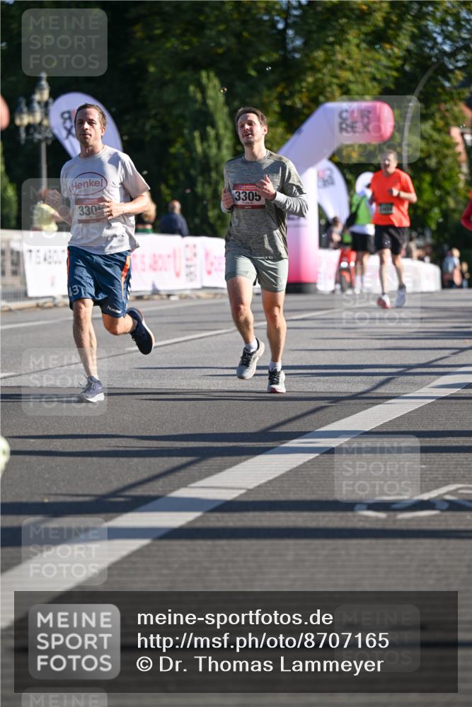 07.09.2025 - BARMER Alsterlauf Dr. Thomas Lammeyer http://msf.ph/oto/8707165 07.09.2025 09:26:42 Laufen 330, 3, 3305 meine-sportfotos.de