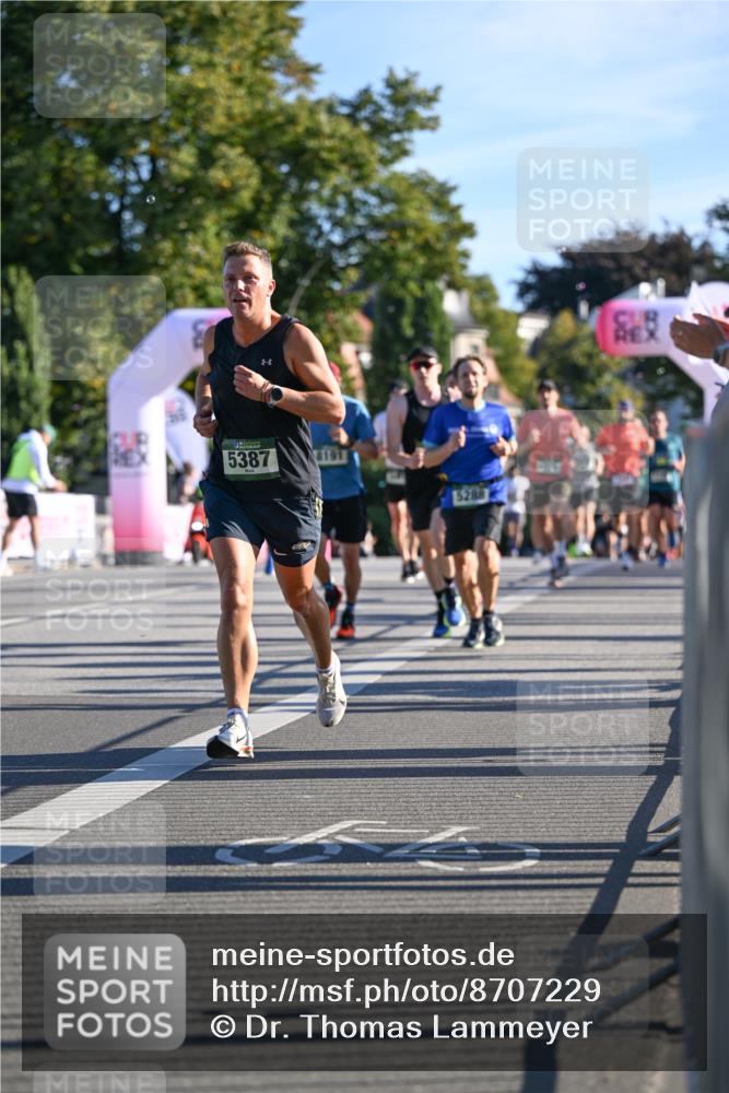 07.09.2025 - BARMER Alsterlauf Dr. Thomas Lammeyer http://msf.ph/oto/8707229 07.09.2025 09:27:01 Laufen 5387, 191, 5288 meine-sportfotos.de