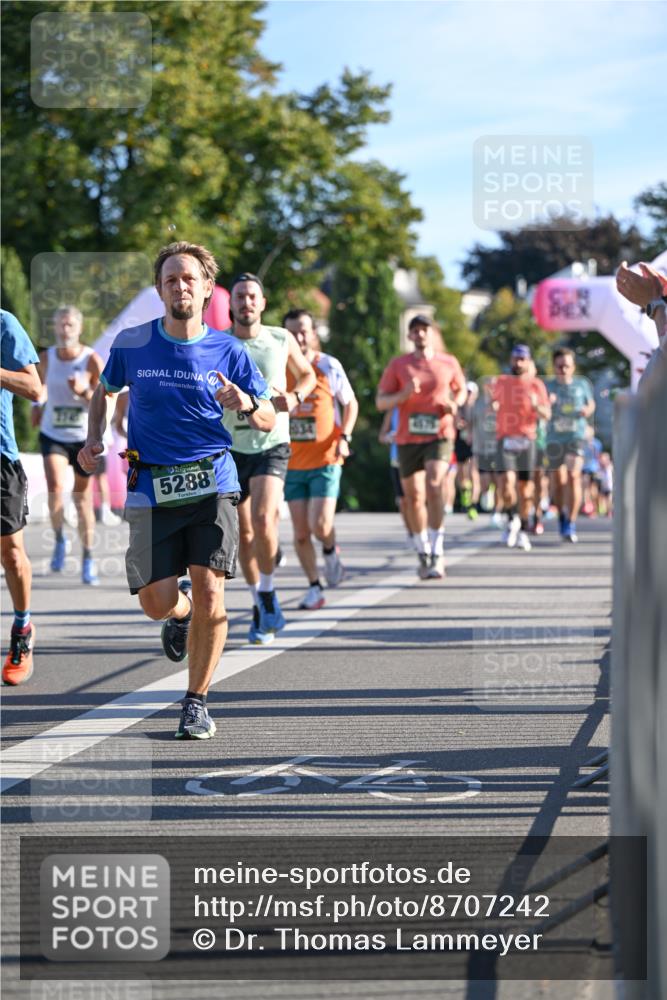 07.09.2025 - BARMER Alsterlauf Dr. Thomas Lammeyer http://msf.ph/oto/8707242 07.09.2025 09:27:03 Laufen 2146, 5288 meine-sportfotos.de