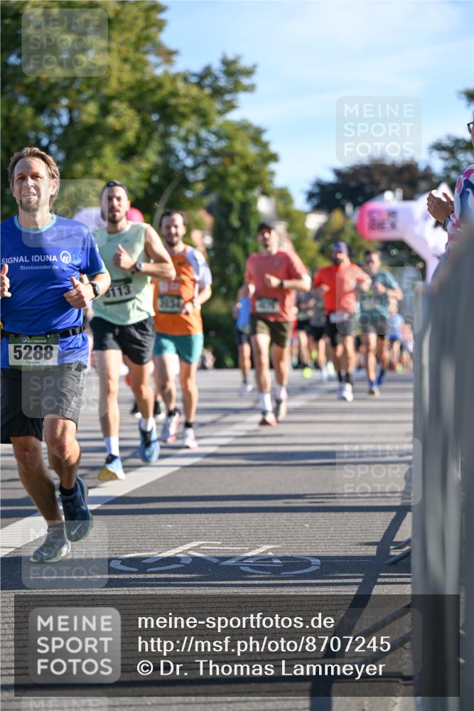 07.09.2025 - BARMER Alsterlauf Dr. Thomas Lammeyer http://msf.ph/oto/8707245 07.09.2025 09:27:03 Laufen 5288, 6113 meine-sportfotos.de