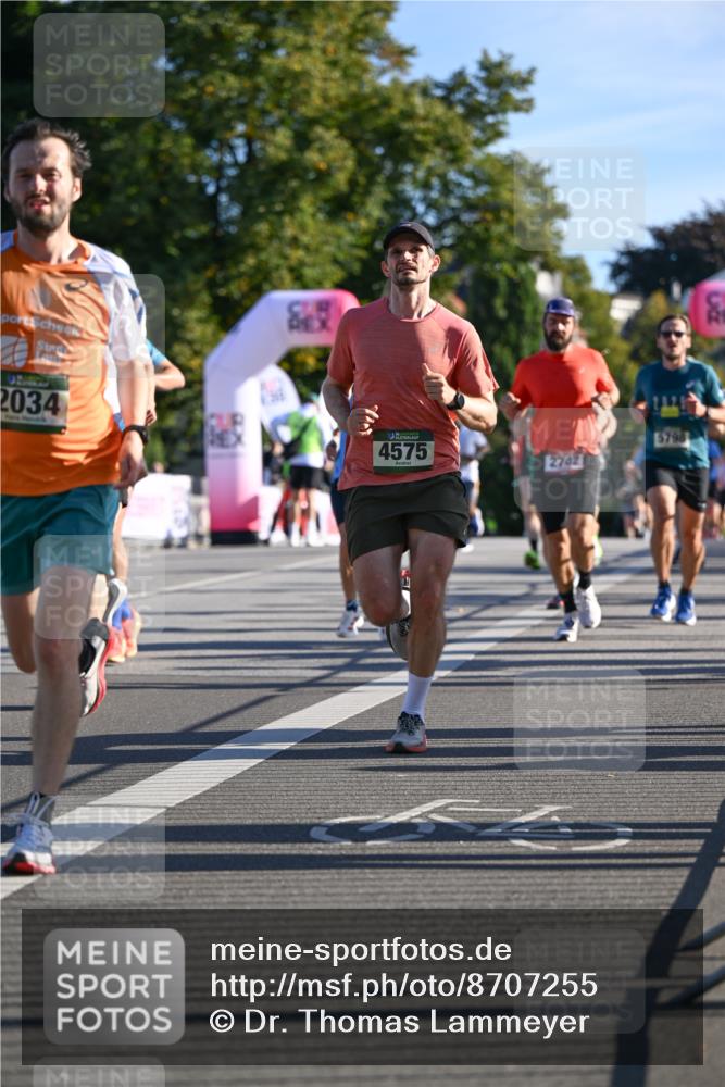 07.09.2025 - BARMER Alsterlauf Dr. Thomas Lammeyer http://msf.ph/oto/8707255 07.09.2025 09:27:05 Laufen 2034, 4575, 2742, 5798 meine-sportfotos.de