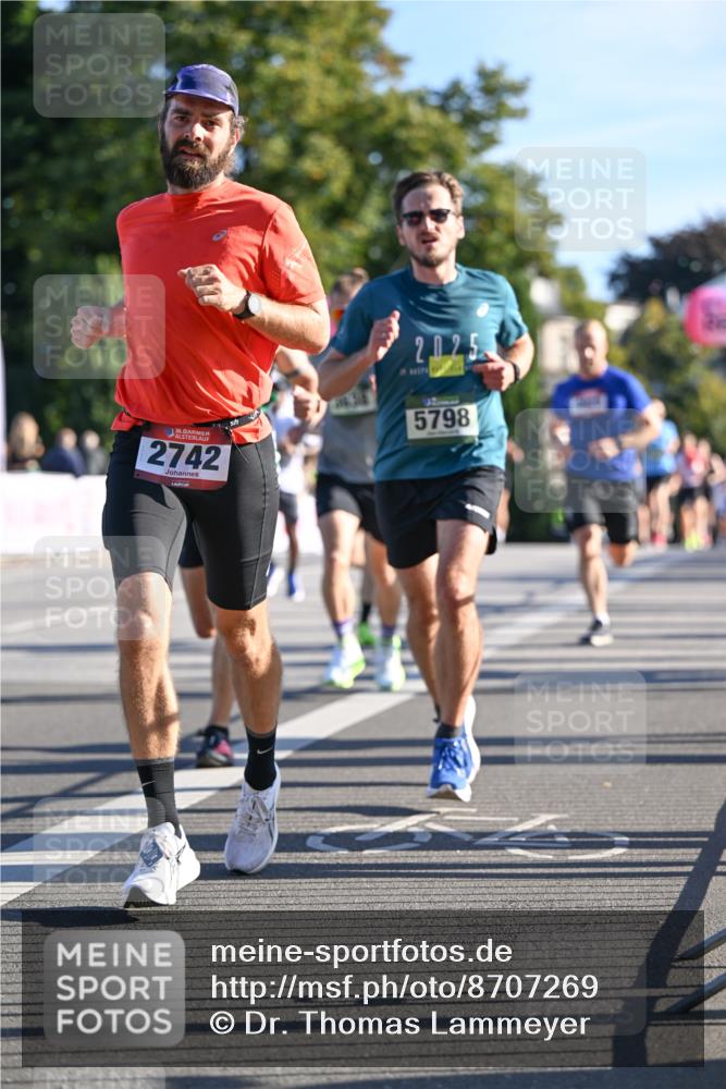 07.09.2025 - BARMER Alsterlauf Dr. Thomas Lammeyer http://msf.ph/oto/8707269 07.09.2025 09:27:08 Laufen 6136, 2742, 2025, 5798 meine-sportfotos.de