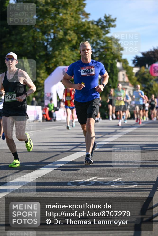 07.09.2025 - BARMER Alsterlauf Dr. Thomas Lammeyer http://msf.ph/oto/8707279 07.09.2025 09:27:10 Laufen 3230, 4925 meine-sportfotos.de