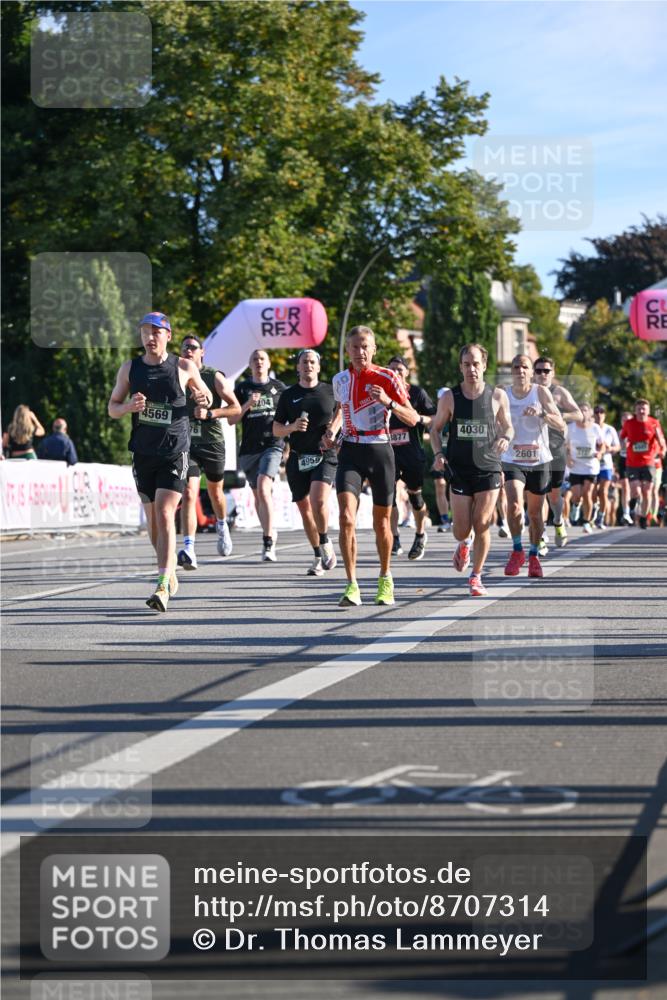 07.09.2025 - BARMER Alsterlauf Dr. Thomas Lammeyer http://msf.ph/oto/8707314 07.09.2025 09:27:17 Laufen 4569, 5204, 1877, 4959, 4030, 2601, 3727, 22 meine-sportfotos.de