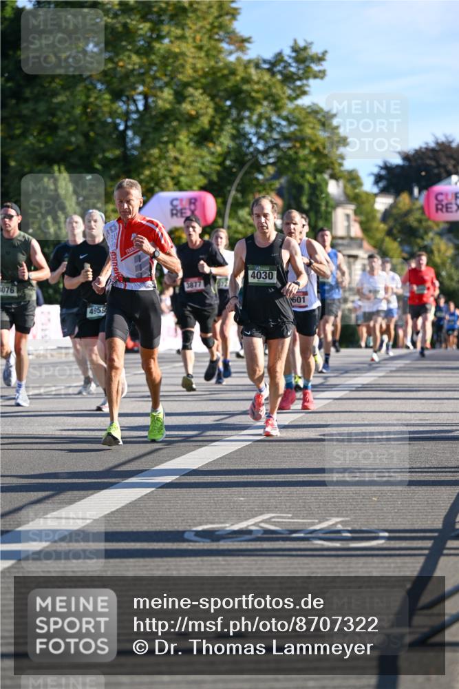 07.09.2025 - BARMER Alsterlauf Dr. Thomas Lammeyer http://msf.ph/oto/8707322 07.09.2025 09:27:18 Laufen 076, 2510, 4959, 3877, 4030, 601 meine-sportfotos.de