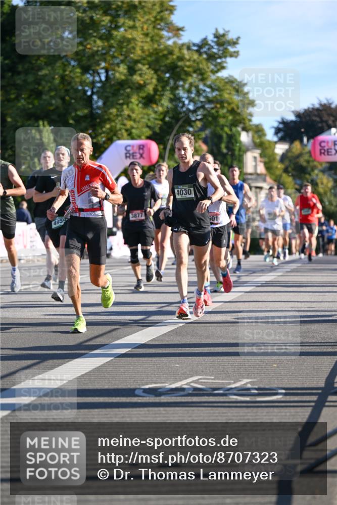 07.09.2025 - BARMER Alsterlauf Dr. Thomas Lammeyer http://msf.ph/oto/8707323 07.09.2025 09:27:18 Laufen 4959, 3877, 4030, 501 meine-sportfotos.de
