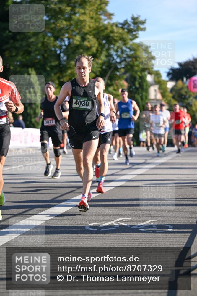 07.09.2025 - BARMER Alsterlauf Dr. Thomas Lammeyer http://msf.ph/oto/8707329 07.09.2025 09:27:19 Laufen 3877, 4030 meine-sportfotos.de