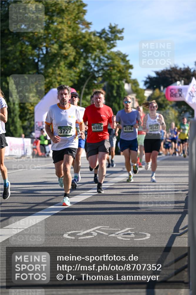 07.09.2025 - BARMER Alsterlauf Dr. Thomas Lammeyer http://msf.ph/oto/8707352 07.09.2025 09:27:23 Laufen 3727, 4985, 4599, 4543, 53 meine-sportfotos.de