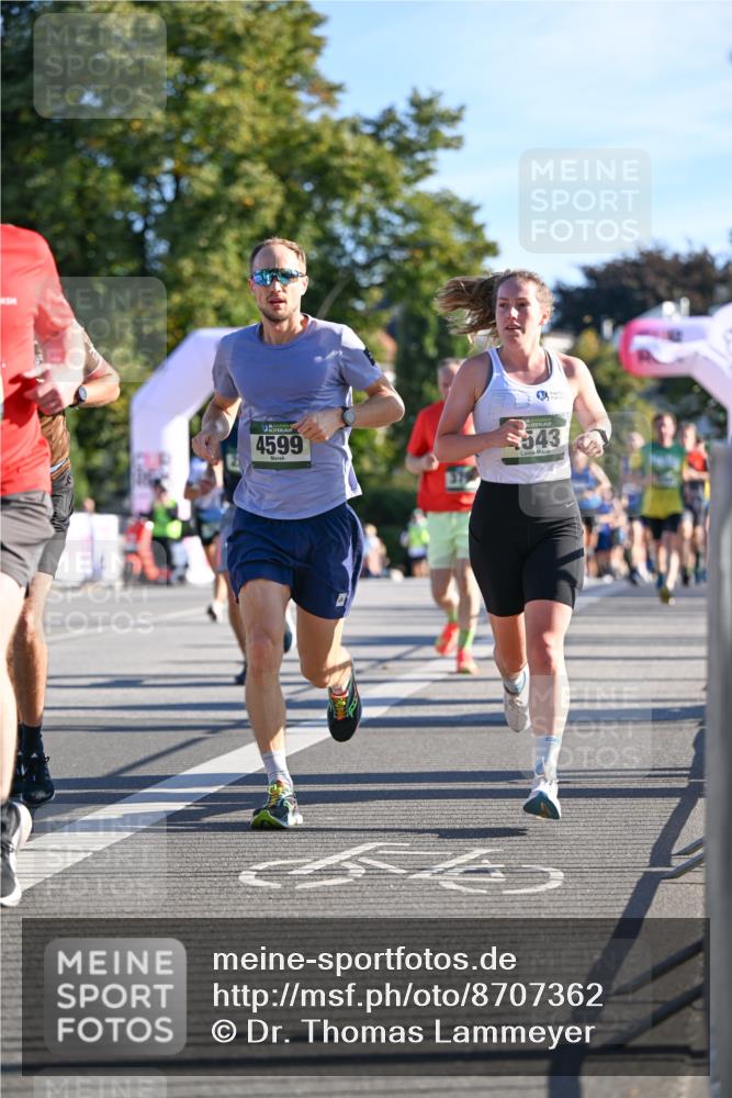 07.09.2025 - BARMER Alsterlauf Dr. Thomas Lammeyer http://msf.ph/oto/8707362 07.09.2025 09:27:25 Laufen 4599, 543 meine-sportfotos.de