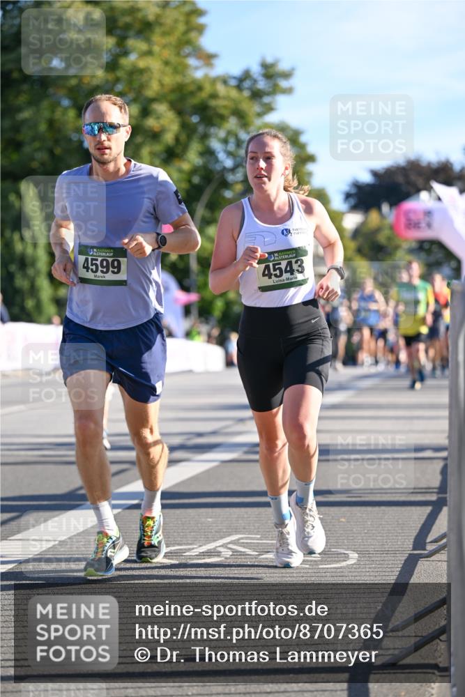 07.09.2025 - BARMER Alsterlauf Dr. Thomas Lammeyer http://msf.ph/oto/8707365 07.09.2025 09:27:26 Laufen 136, 4599, 36, 4543 meine-sportfotos.de