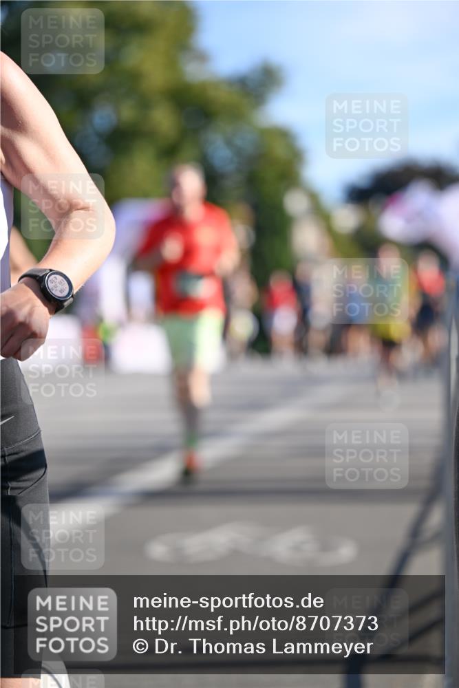 07.09.2025 - BARMER Alsterlauf Dr. Thomas Lammeyer http://msf.ph/oto/8707373 07.09.2025 09:27:27 Laufen  meine-sportfotos.de