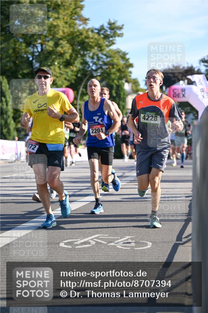 07.09.2025 - BARMER Alsterlauf Dr. Thomas Lammeyer http://msf.ph/oto/8707394 07.09.2025 09:27:32 Laufen 072, 2201, 4228 meine-sportfotos.de