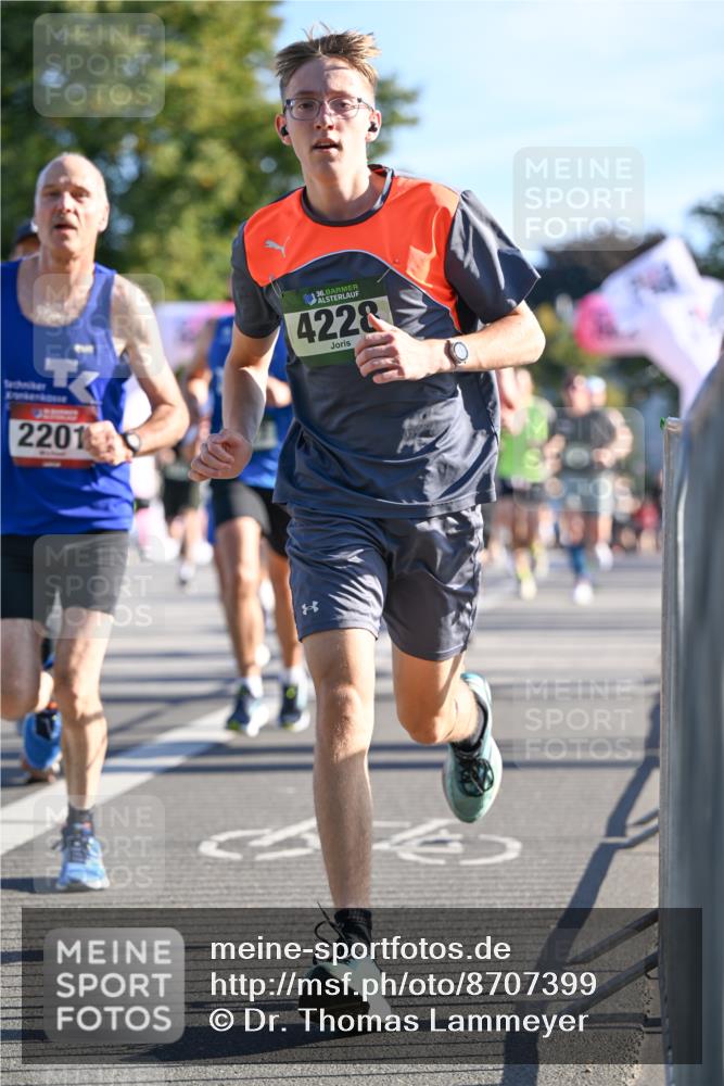 07.09.2025 - BARMER Alsterlauf Dr. Thomas Lammeyer http://msf.ph/oto/8707399 07.09.2025 09:27:33 Laufen 2201, 36, 4228 meine-sportfotos.de