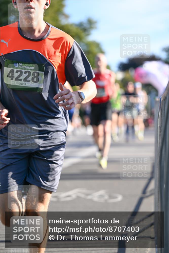 07.09.2025 - BARMER Alsterlauf Dr. Thomas Lammeyer http://msf.ph/oto/8707403 07.09.2025 09:27:34 Laufen 36, 4228 meine-sportfotos.de