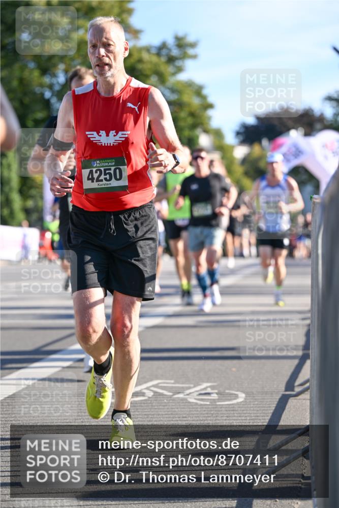 07.09.2025 - BARMER Alsterlauf Dr. Thomas Lammeyer http://msf.ph/oto/8707411 07.09.2025 09:27:35 Laufen 36, 4250 meine-sportfotos.de
