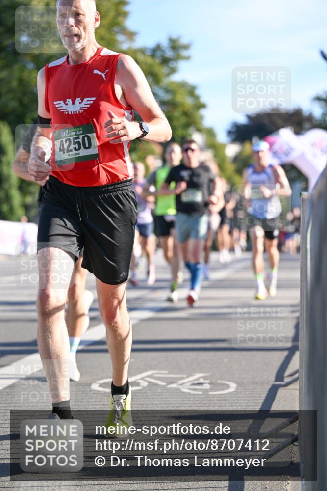 07.09.2025 - BARMER Alsterlauf Dr. Thomas Lammeyer http://msf.ph/oto/8707412 07.09.2025 09:27:35 Laufen 136, 4250 meine-sportfotos.de