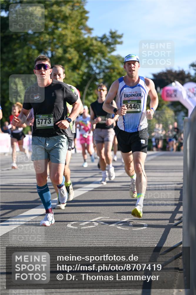 07.09.2025 - BARMER Alsterlauf Dr. Thomas Lammeyer http://msf.ph/oto/8707419 07.09.2025 09:27:37 Laufen 5773, 3440 meine-sportfotos.de